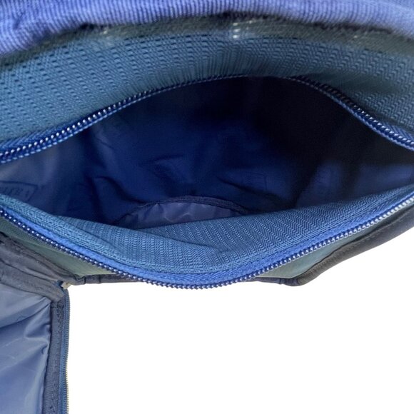 Life Is Good Navy Kids Insulated Cooler Bag With Stain-Repellent Exterior - Picture 9 of 11